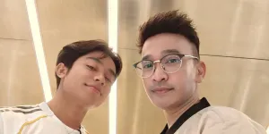 Betrand Peto Jadi 'Alarm Salat untuk Ruben Onsu, Tunjukkan Sikap Sayangnya ke Ayah