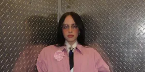 Billie Eilish Nangis Terharu Terpilih Jadi One Less Lonely Girl dan Dipeluk Justin Bieber