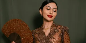 Cantiknya Ariel Tatum Berbusana Sentuhan Tradisional Indonesia, Auranya Terpancar