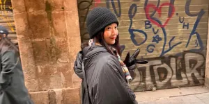 Cantiknya Shin Min Ah Saat Honeymoon, Kim Woo Bin Paham Fungsi Kamera Belakang