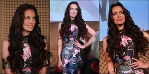 Cantiknya Sophia Mueller Dengan Rambut Keriting