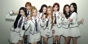 Carmen Hearts2Hearts Rayakan Ulang Tahun dengan Tumpeng di Fan Meeting Jakarta