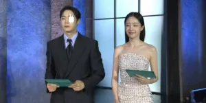 Choo Young Woo Pakai Penutup Mata di Baeksang Arts Awards 2026
