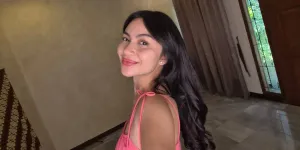 Dapur Ariel Tatum yang Bergaya Vintage, Tanaman Langsung Petik