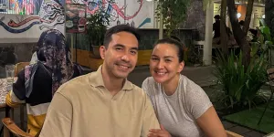 Darius Sinathrya dan Donna Agnesia Road Trip ke Yogyakarta, Kulineran Berdua