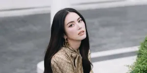 Davika Hoorne Seneng Banget Dapat Kado Ultah Dari Zhang Linghe, Tersenyum Bahagia Peluk Hadiah 