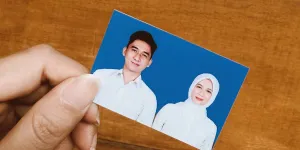 Dea Annisa Akan Menikah dengan Achmad Zacky, Unggah Foto Background Biru
