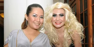 Dea Mirella Rukun Dengan Nindya Samil - Sesama Mantan Istri Eel