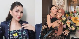 Dekat dengan Orang Tua, Ayu Ting Ting Percayakan Keuangannya Dipegang Sang Ibu - Bersyukur Jadi Anak yang Tahu Diri