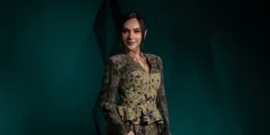 Dena Rachman Sebulan Setelah Operasi Plastik, Hidung Tak Bengkok Lagi