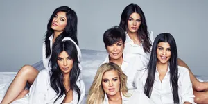 Deretan Gaya & Fashion Kardashian Bersaudara Ini Tuai Kontroversi