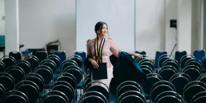 Di Tengah Kesibukan di Dunia Musik, Aruma Berhasil Lulus dengan Predikat Magna Cumlaude