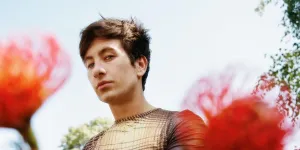 Diisukan Dekat dengan Sabrina Carpenter, Intip Potret Tampan Barry Keoghan yang Juga Seorang Aktor