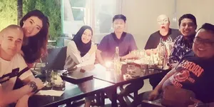 Diisukan Gay, Okan Kornelius Ternyata Sudah Punya Calon Istri