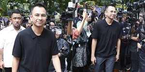 Dikenal Sebagai Pekerja Keras, 8 Potret Raffi Ahmad Kenang Sosok Ayah Baim Wong: Semangat, Johnny Steak Wong