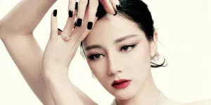 Dilraba Dilmurat Tampil Menawan Hiasi Sampul Majalah Marie Claire Edisi Juni 2026 dengan Make Up Bold 