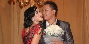 Dimabuk Cinta, Inilah Foto Pre Wedding Vicky Prasetyo - Ratu Meta