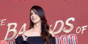 Disebut Calon Menantu Shah Rukh Khan, Cantiknya Larissa Bonesi di Premiere Film Aryan Khan