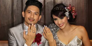 Ekspresi Bahagia Ryan Delon dan Sharena Gunawan Setelah Menikah