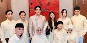 El Rumi Lamaran dengan Syifa Hadju, Keluarga Kompak Pakai Kuning