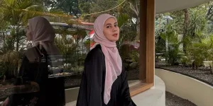 Enggan Bahas Soal Anak, Paula Verhoeven Langsung Masuk Mobil Saat Ditemui Awak Media