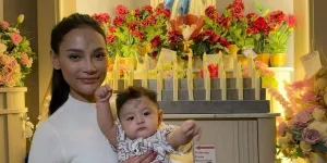 Erika Carlina dan Baby Andrew Jalani Rabu Abu, Bikin Banyak Orang Gemas