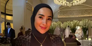 Erin Trygina Rayakan Ultah ke-41 di Paris, Dinner Bareng Ibu dan Sahabat