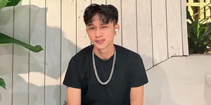 Potret Fajar Sadboy Syukuran Rumah Baru, Berbagi Kebahagiaan Bareng Tetangga & Keluarga