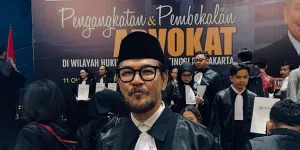 Ferry Salim Diangkat Jadi Advokat di Usia 58 Tahun, Bahagia Tunggu Pelantikan