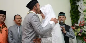 FOTO: Akad Nikah Caisar - Almaratu Intan Yang Digelar Sederhana