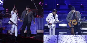 FOTO: Bentuk Rasa Hormat, Iwan Fals Sempat Cium Tangan Rhoma Irama Kala Duet di Atas Panggung