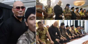 FOTO: Deddy Corbuzier Salat Magrib Berjamaah Untuk Pertama Kali