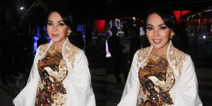 [Foto] Dewi Gita Ungkap Kesedihan Karena Belum Mantap Berhijab