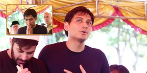 FOTO: Ekspresi Tegar Lucky Hakim di Pemakaman Sang Ibunda