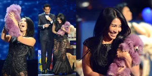 Foto-Foto Anggun C Sasmi Saat Main Anjing di Final IGT