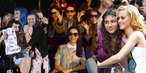 Foto-Foto Kebersamaan Katy Perry dan Para Fans