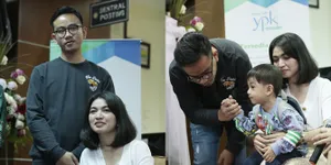 FOTO: Gibran Bersama Selvi dan Jan Ethes, Jenguk Kahiyang Ayu