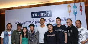 FOTO: Inilah Formasi Baru Opera Van Java, Bikin Ngakak Sahurmu!