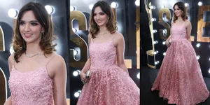 FOTO: Nia Ramadhani di Red Carpet, Hamil Muda Secantik Princess!