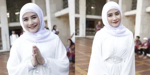 FOTO Pegangan Tangan Dengan Maxime, Prilly Latuconsina Akui Salah