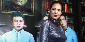 FOTO: Pengalaman Serba Pertama Pevita Pearce di Film 'THE GUYS'