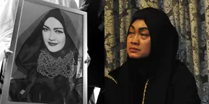 FOTO: Penuh Duka, Tangisan Ibunda Julia Perez di Malam Tahlilan