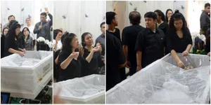 FOTO: Persemayaman Jenazah Advent Bangun Sebelum Dimakamkan