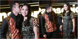 FOTO: Raffi Ahmad Cium Mesra Nagita di Atas Red Carpet Mewah