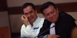 FOTO: Saipul Jamil Jalani Sidang Korupsi, Dihadiri Pacar Pertama