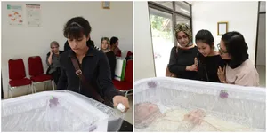 FOTO: Tangis Haru Dua Putri Yana Zein Melepas Kepergian Sang Mama