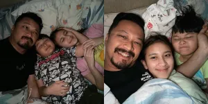 Garang Pas Motoran, Potret Ferry Maryadi Manja Saat di Rumah - Ngusel-Ngusel di Kasur Sama Dua Anak dan Putri Cantiknya Jadi Sorotan