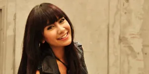 Gaya Lucu Anisa Rahma ex Cherry Belle Jadi Model Video Klip