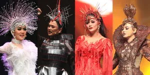 Gaya Memukau Syahrini - KD di Fashion Show Karya Rinaldy Yunardi!