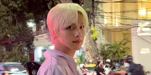 Haechan NCT Pamer Foto di Jalanan Jakarta, Gaya Santainya Melokal Banget
